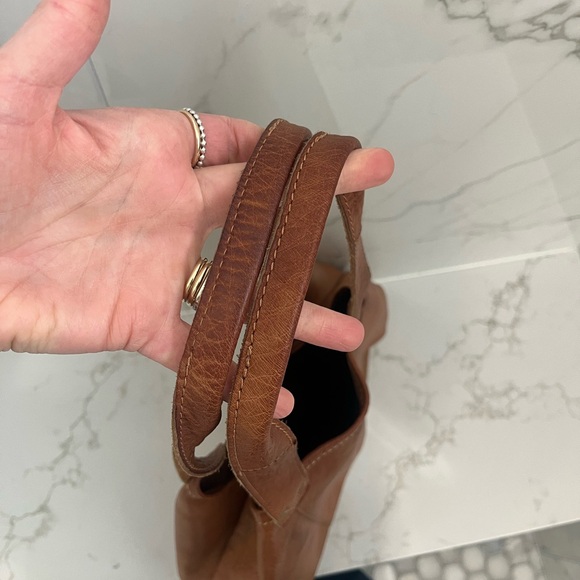 Alternative Cognac Brown  Leather Shoulder Bag - Picture 6 of 13